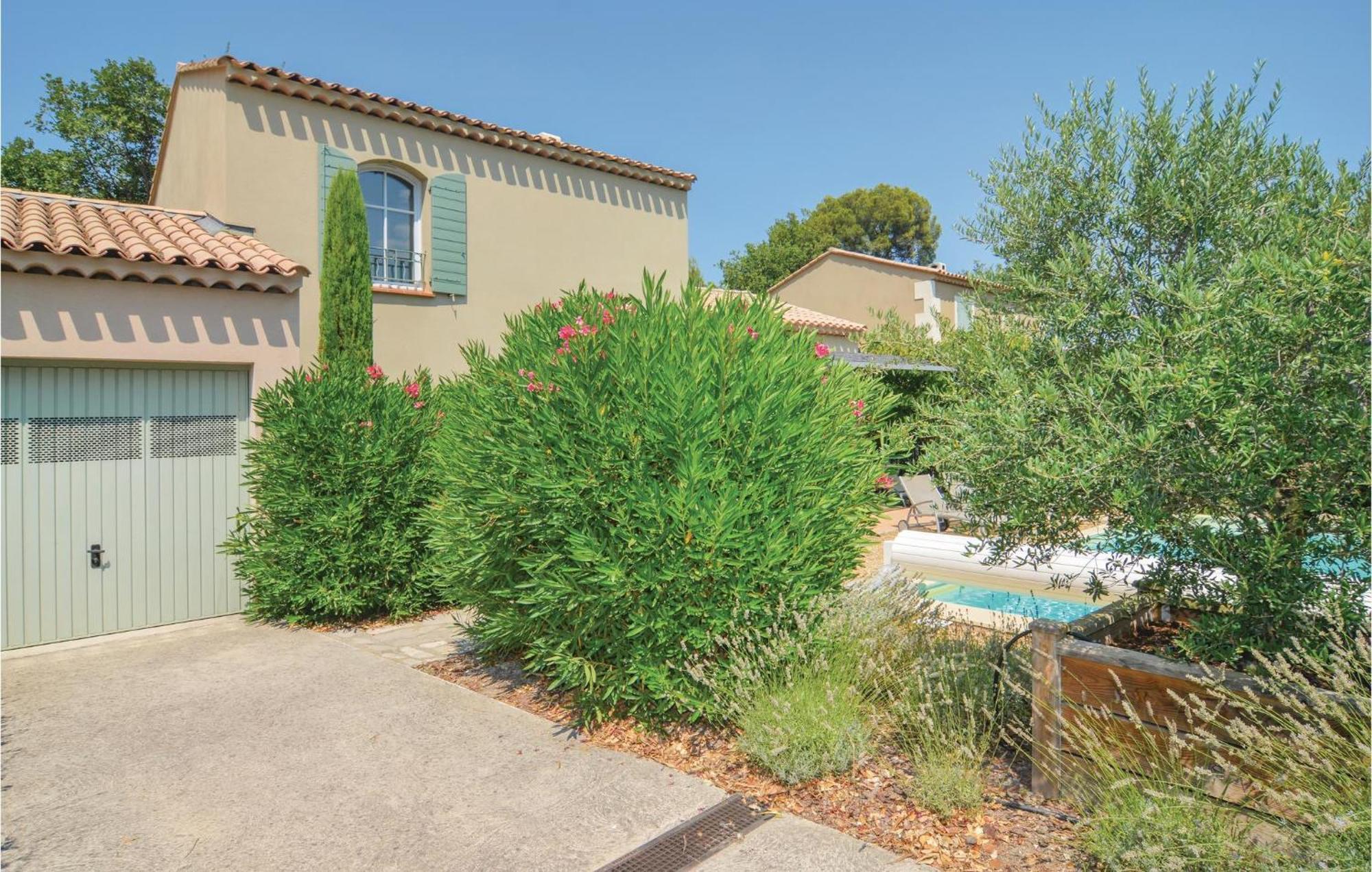 3 Bedroom Cozy Home In Saint Remy De Provence ภายนอก รูปภาพ